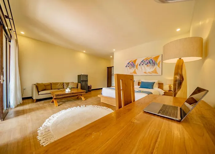 Domino - *new* Luxurious 2br W/ Pool @central * Seminyak (Bali)