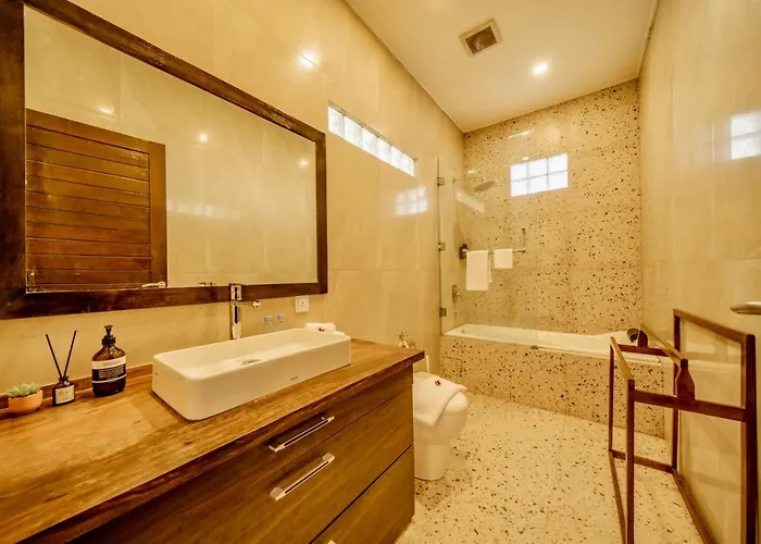 Villa Domino - *new* Luxurious 2br W/ Pool @central