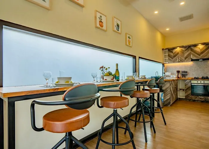 Domino - *new* Luxurious 2br W/ Pool @central * Seminyak (Bali)