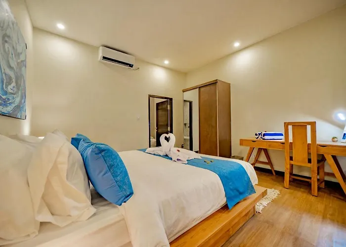 Domino - *new* Luxurious 2br W/ Pool @central *