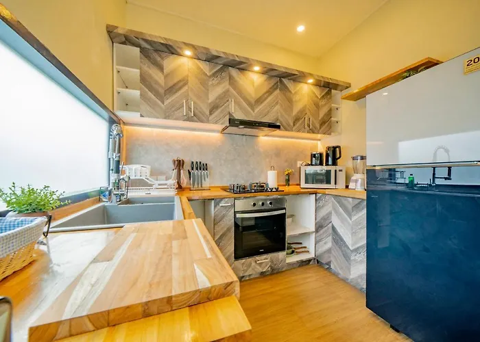 Domino - *new* Luxurious 2br W/ Pool @central * Seminyak (Bali)