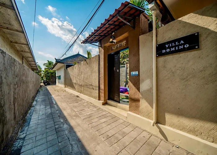 Domino - *new* Luxurious 2br W/ Pool @central * Seminyak (Bali)