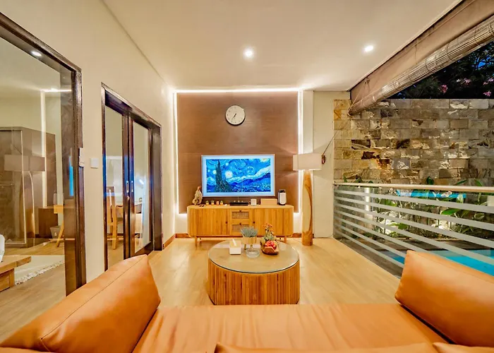 Domino - *new* Luxurious 2br W/ Pool @central Villa