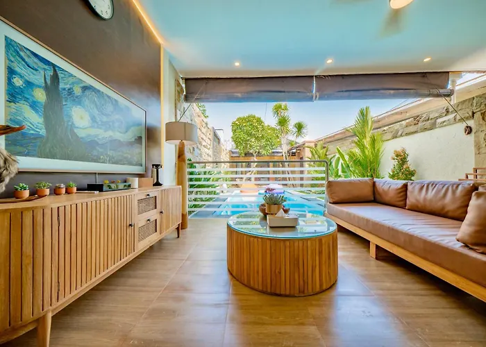 Domino - *new* Luxurious 2br W/ Pool @central *