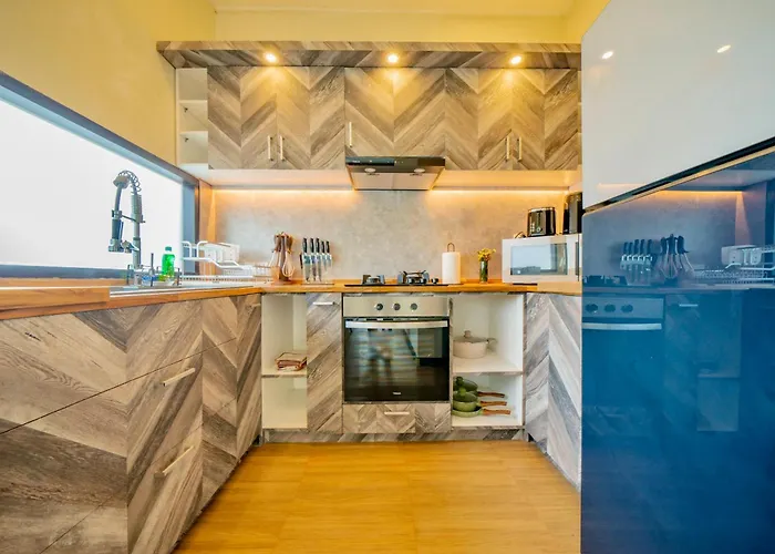 Domino - *new* Luxurious 2br W/ Pool @central Villa *